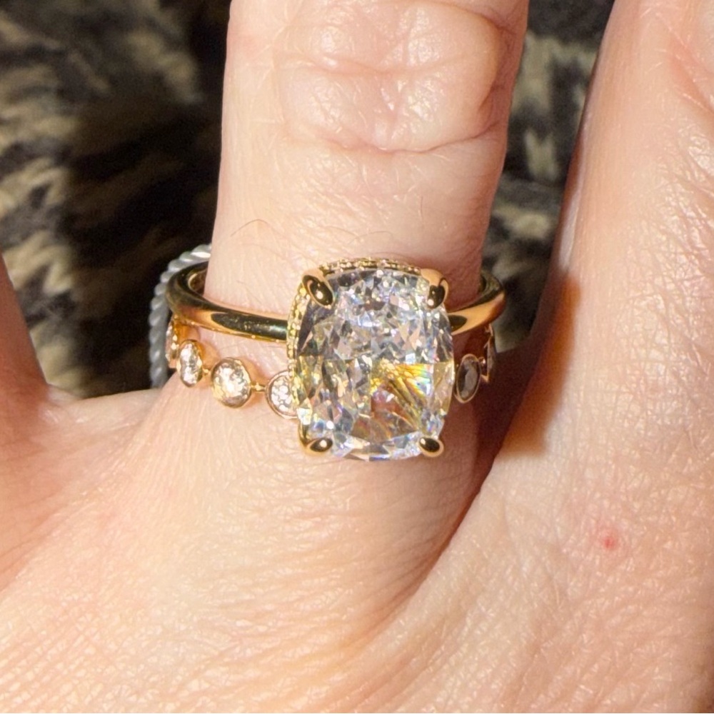 Objkts Jewlery, Cushion Cut with Delicate Halo. 7  Gold and Silver Women's Ring